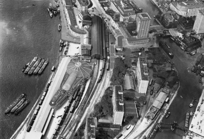 Station Rotterdam Maas 1938 - 2020